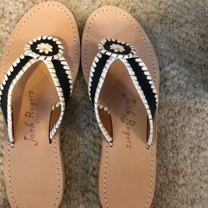 Jack Rogers. Size 7.5 brand new. I waited to long to return and couldn’t.